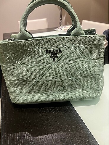 Beden yeşil Renk Prada model çanta