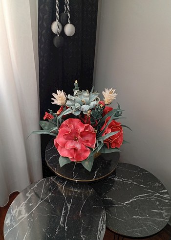 Koyu Kırmızı Yapay Çiçek Aranjmanı - Görsel 2