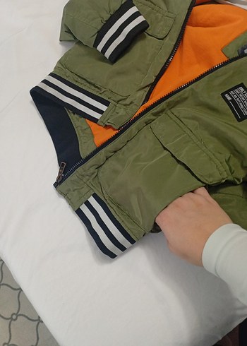 Kapüşonlu Haki Erkek Çocuk Mont - Görsel 9