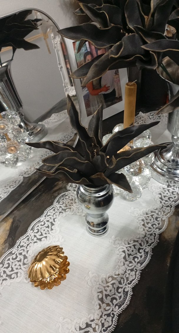 Siyah lateks çiçek 2 adet fiyatı vazolar ayri - Görsel 2