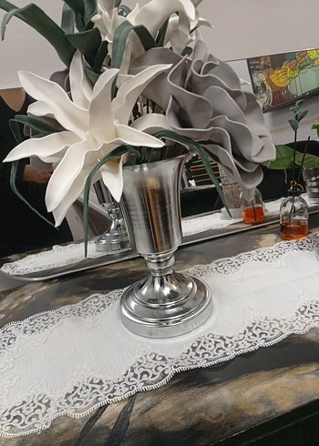 Gri ve Beyaz Çiçekli Gümüş Vazo Seti - Görsel 2