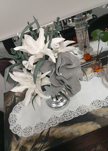 Gri ve Beyaz Çiçekli Gümüş Vazo Seti - Görsel 3