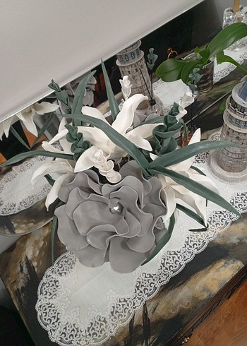 Gri ve Beyaz Çiçekli Gümüş Vazo Seti - Görsel 4