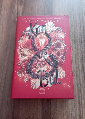 Beden Renk Shelby Mahurin - Yılan ve Güvercin/Kan ve Bal/Tanrılar ve Canava