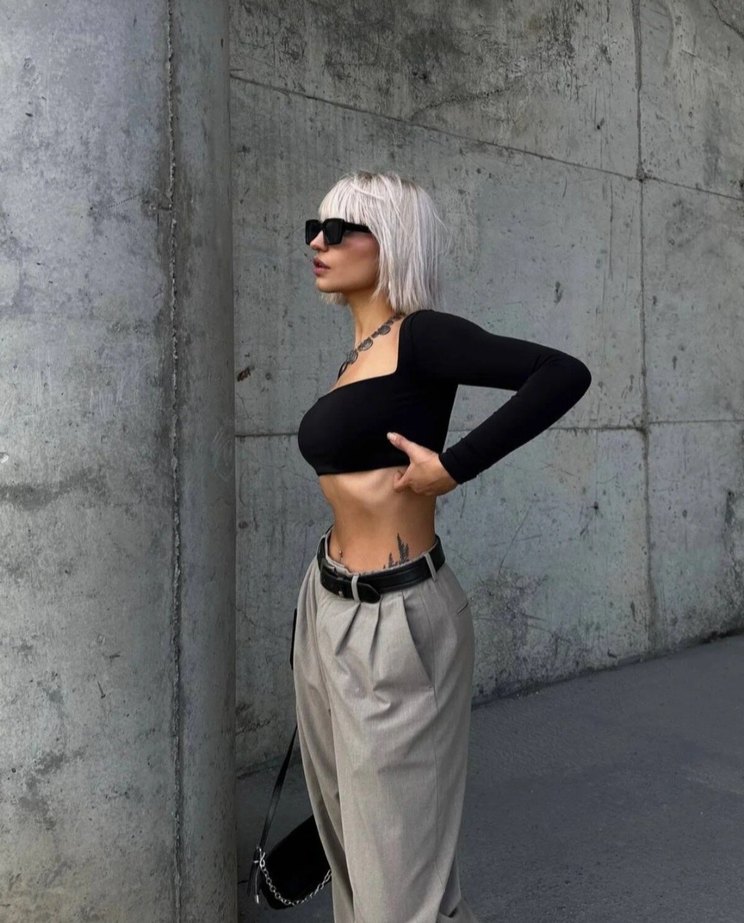 Siyah Uzun Kollu Crop Top - Görsel 2