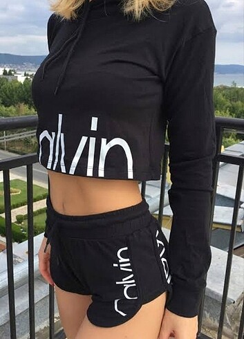 Crop şortlu takım