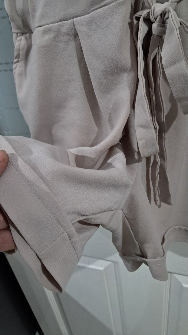 Düğmeli Bej Kadın Tulum - Görsel 4