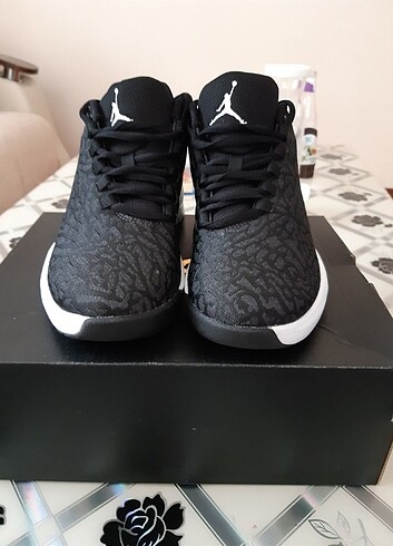 Nike Air Jordan basketbol ayakkabısı