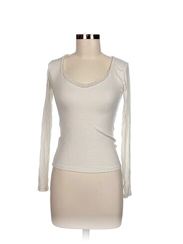 Stradivarius Bluz %70 İndirimli.