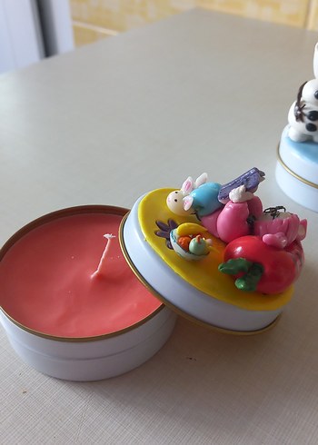 Çok Renkli Okuyan Tavşan kız Figürlü Kutu - Görsel 5