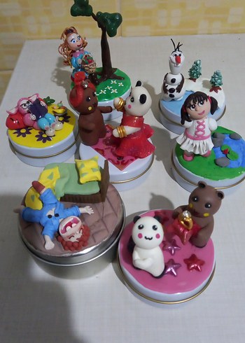 Çok Renkli Okuyan Tavşan kız Figürlü Kutu - Görsel 6