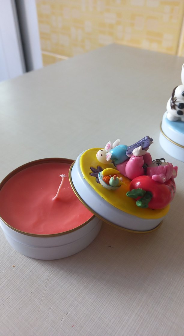 Çok Renkli Okuyan Tavşan kız Figürlü Kutu - Görsel 5