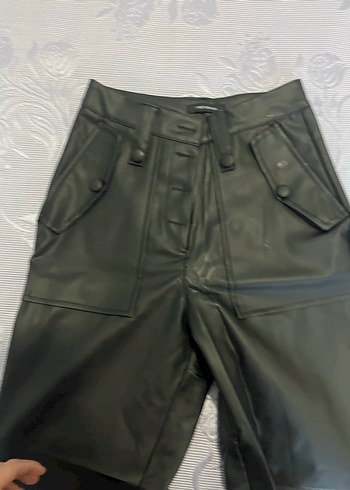 Düğmeli Siyah Deri Kadın Pantolon - Görsel 3