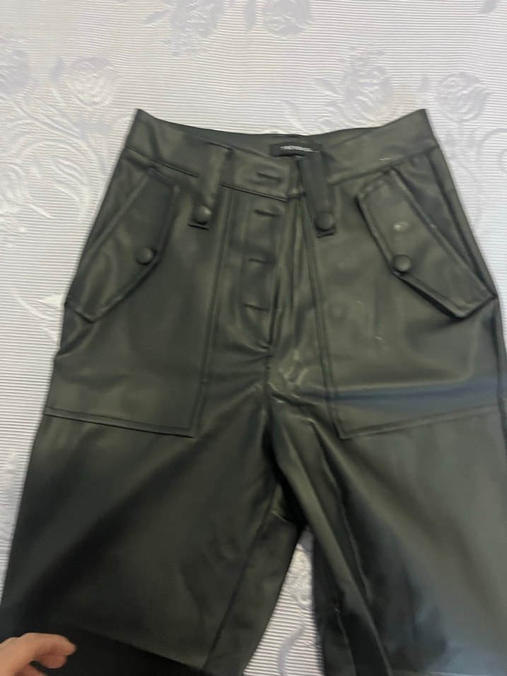 Düğmeli Siyah Deri Kadın Pantolon - Görsel 3