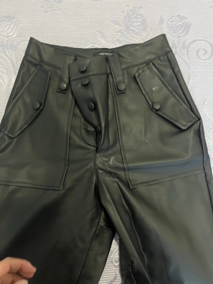 Düğmeli Siyah Deri Kadın Pantolon - Görsel 2