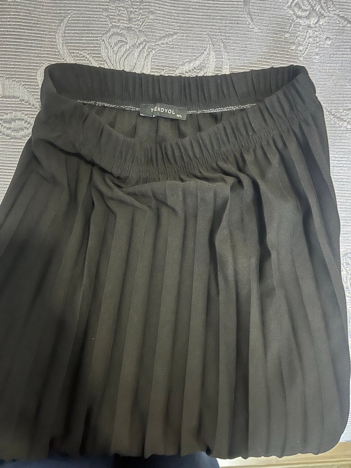 Siyah Piliseli Uzun Kadın Etek - Görsel 2