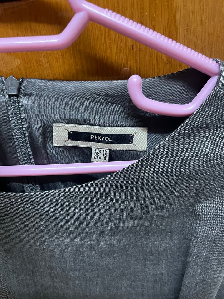 Gri Kolsuz Drapeli Midi Kalem Elbise - Görsel 3