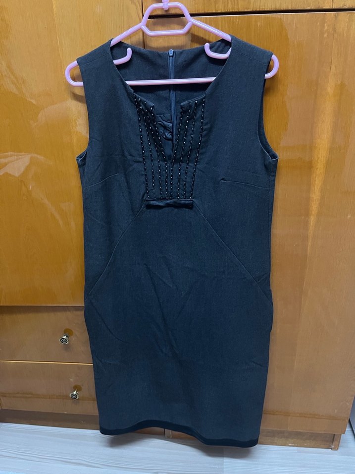 Siyah V Yakalı Kolsuz Midi Triko Elbise - Görsel 2