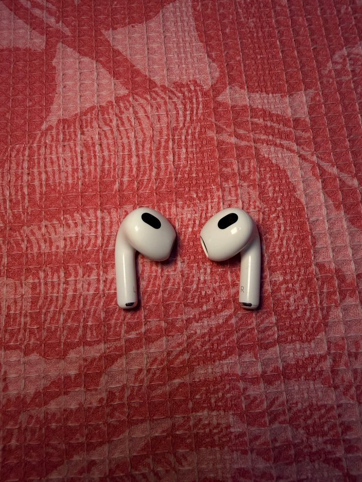 AirPods 3.nesil - Görsel 5