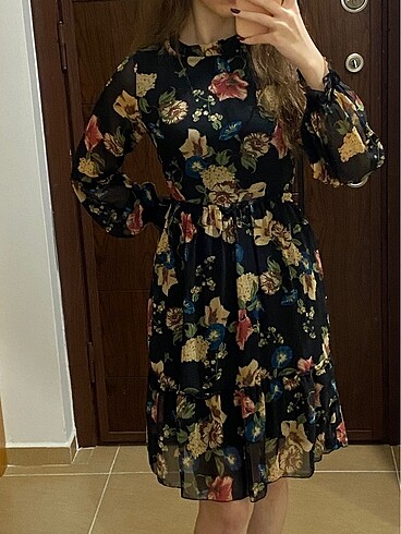 Çiçekli elbise - Görsel 4