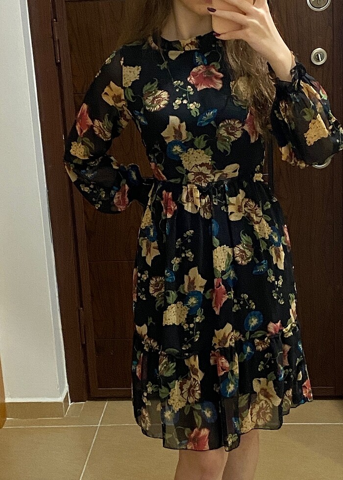 Çiçekli elbise - Görsel 4