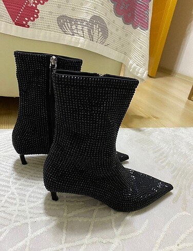 Zara Çorap çizme