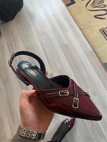 Şık topuklu ayakkabı