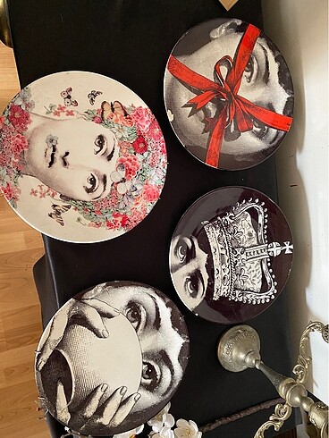 Fornasetti duvar tabak