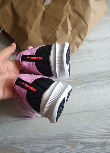 36,5 Beden pembe Renk Nike spor ayakkabı
