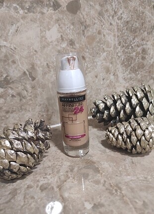 Maybelline affinitone fondöten
