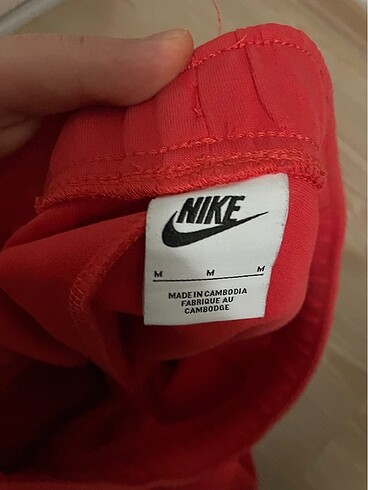 m Beden kırmızı Renk nike tech fleece