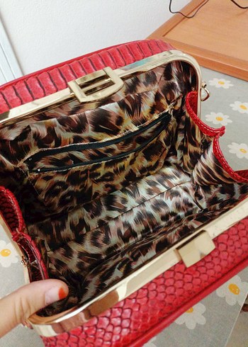 Kırmızı Yılan Derisi Desenli Deri Kadın Çantası - Görsel 4