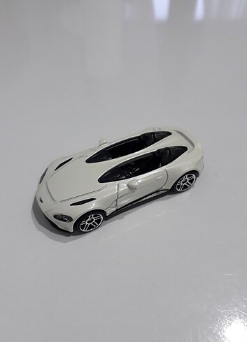 Hot Wheels Aston Martin V12 Speedster