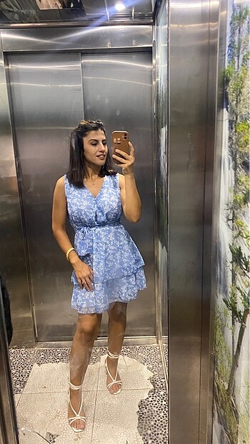 Mavi çiçekli