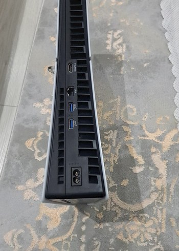 PlayStation 5 Konsol ve İki Kablosuz Kontrolcü - Görsel 2