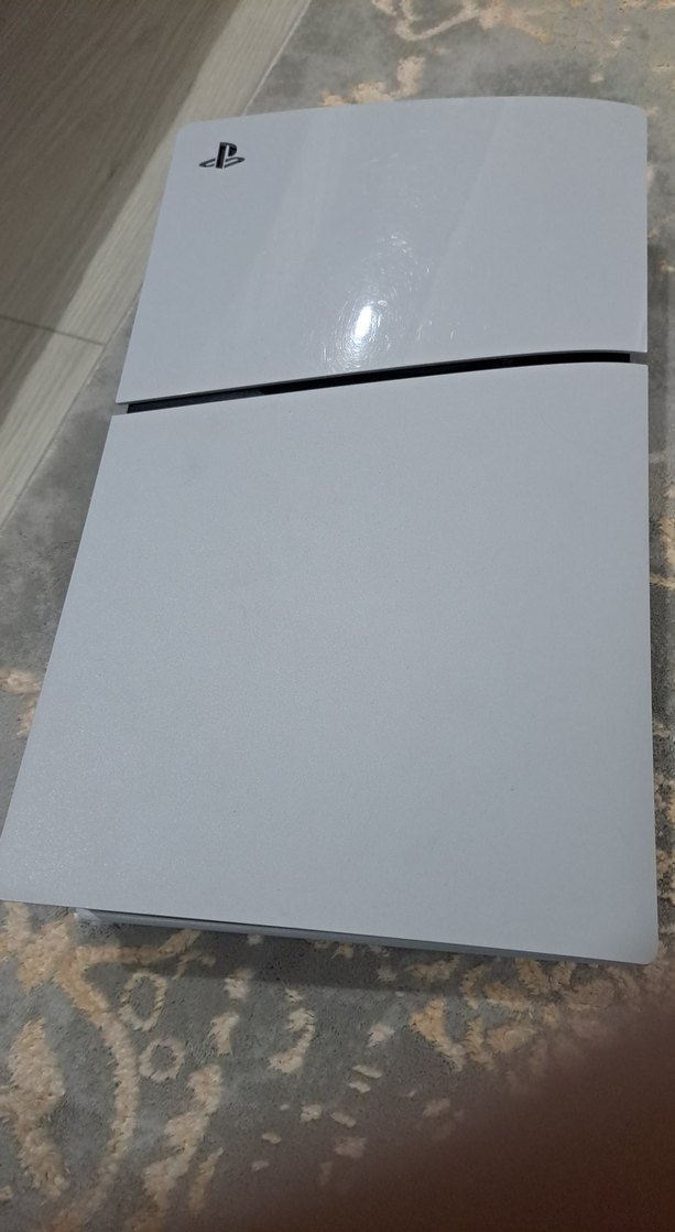 PlayStation 5 Konsol ve İki Kablosuz Kontrolcü - Görsel 3