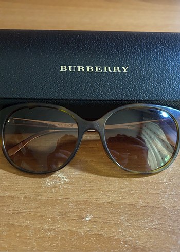 Burberry Güneş Gözlüğü