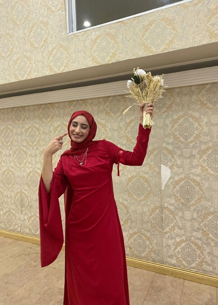 Kırmızı volan detaylı abiye - Görsel 2