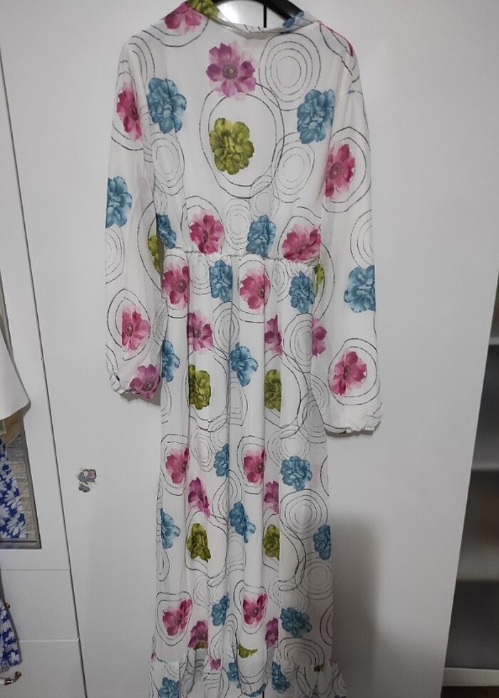 Desenli beyaz günlük elbise  - Görsel 2