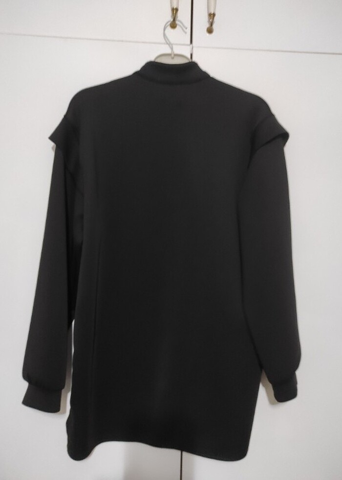 Siyah düğme detaylı tunik - Görsel 3