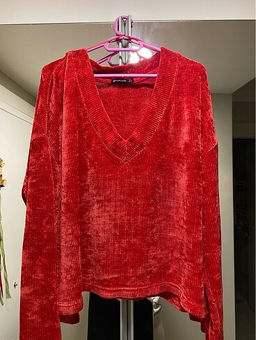 Stradivarius şönil v yaka crop kazak
