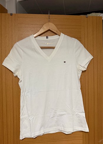 Tommy Hilfiger Beyaz V Yaka Tisort