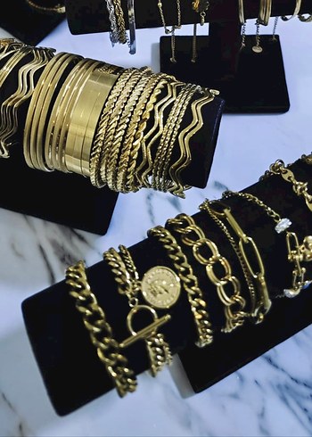 Altın Renk Zincir Detaylı Bohem Bileklik