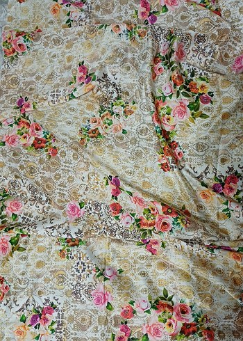 Çiçek Desenli Şal - Görsel 2