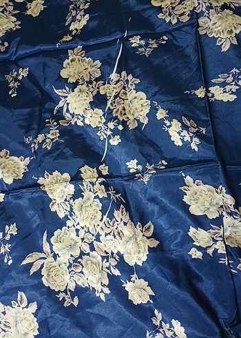 Parlak Çiçek desenli Kumaş - Görsel 3