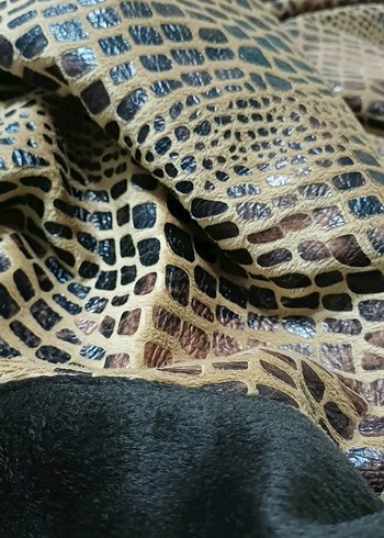 Parlak Kahverengi Yılan Desenli Yatak Örtüsü - Görsel 2