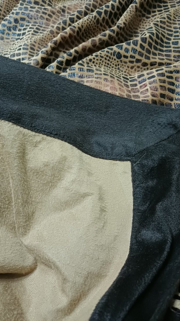 Parlak Kahverengi Yılan Desenli Yatak Örtüsü - Görsel 4