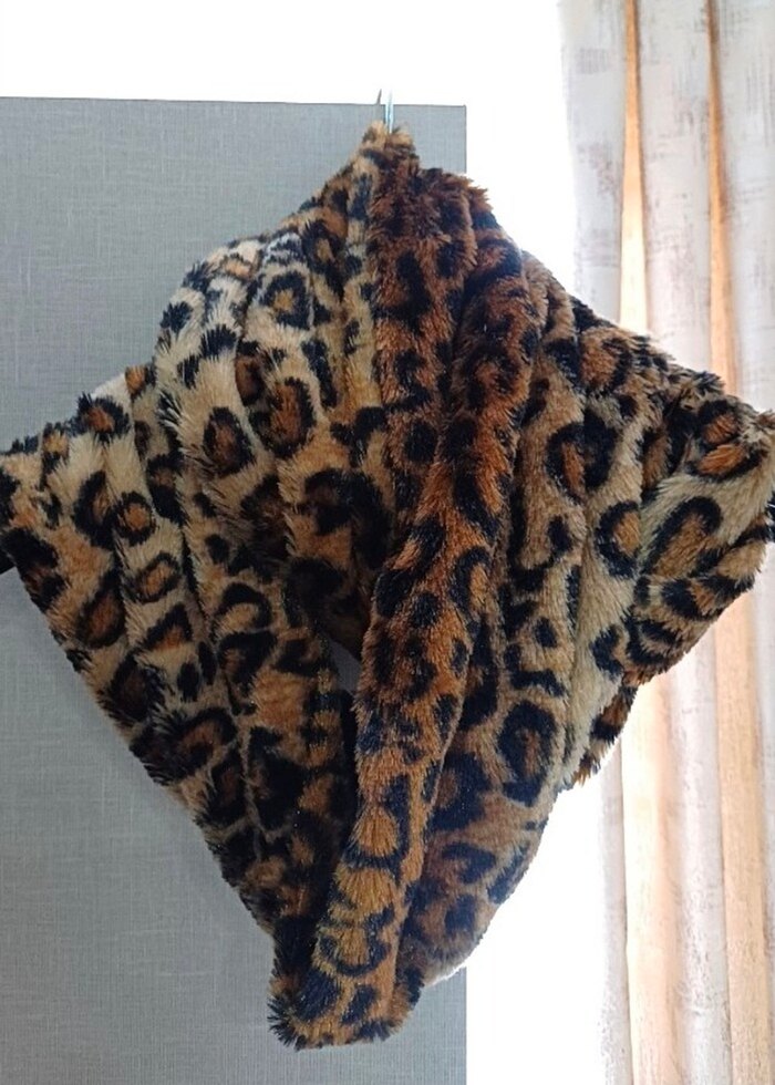 Kahverengi Kürklü Leopar Desenli Kadın Atkı - Görsel 3