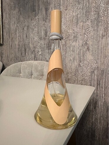 Rihanna rebl fleur nude