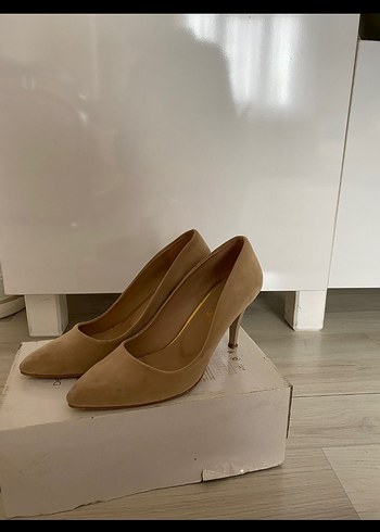 Bej Süet Stiletto Topuklu Kadın Ayakkabı - Görsel 2